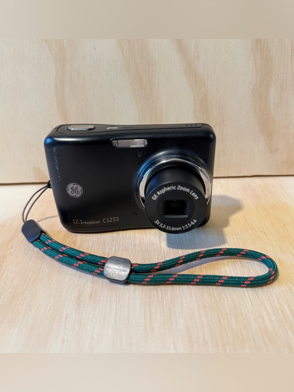GE C1233 12MP Digital Camera 3X Optical Zoom Blk Tested Good w/Batt-SDCard Read
